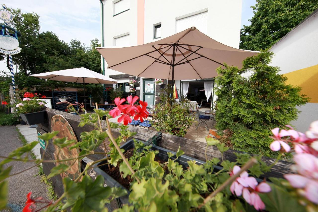 Landhaus Klambauer Ferienapartments Thermennaehe St Martins Therme Фрауенкирхен Екстериор снимка