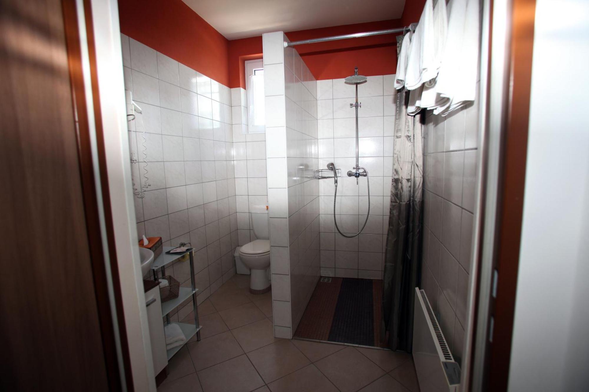 Landhaus Klambauer Ferienapartments Thermennaehe St Martins Therme Фрауенкирхен Екстериор снимка